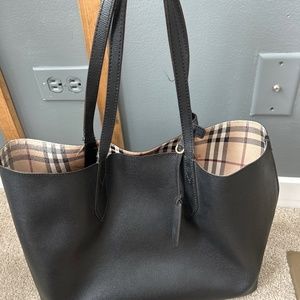 Burberry purse